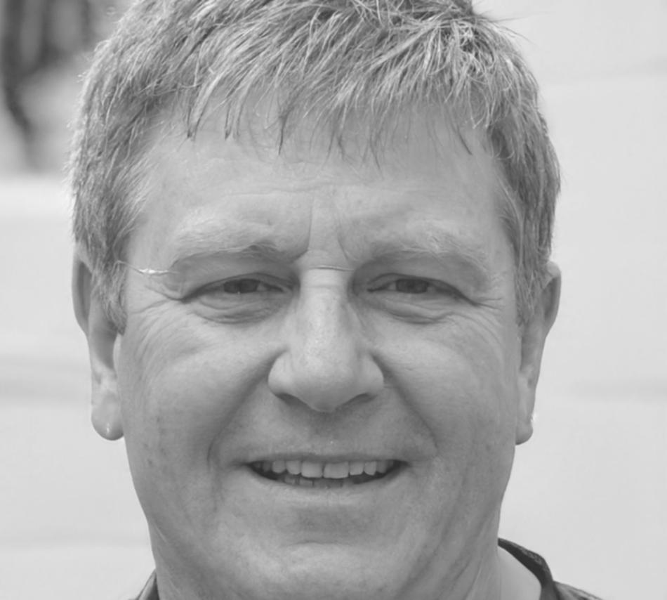 Portrait de Julien Fabre, formateur spécialisé en allocation budgétaire